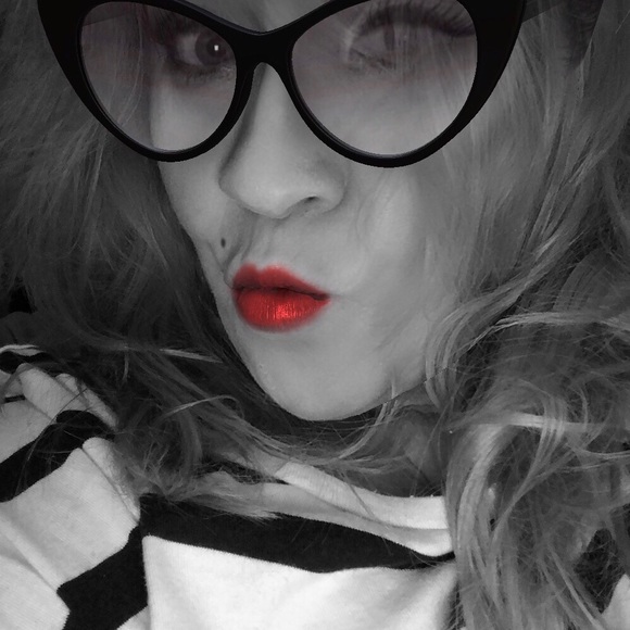 Meet your Posher, Lisa - Picture 3 of 8